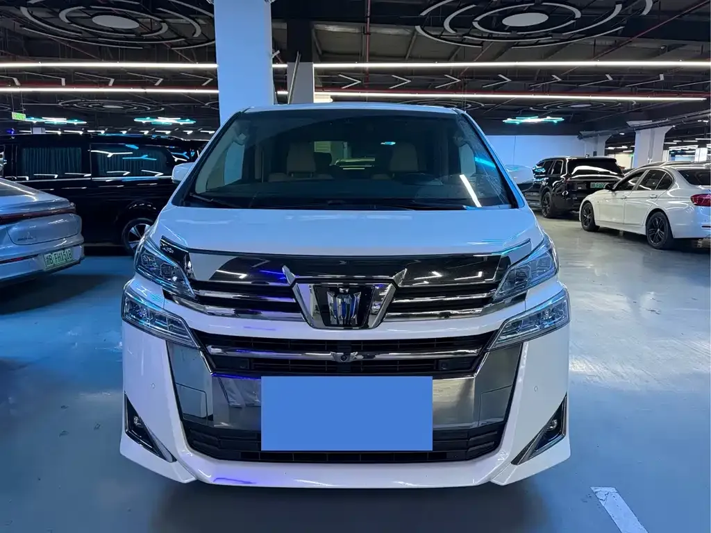 Toyota Vellfire 2021 из CN, фото 2