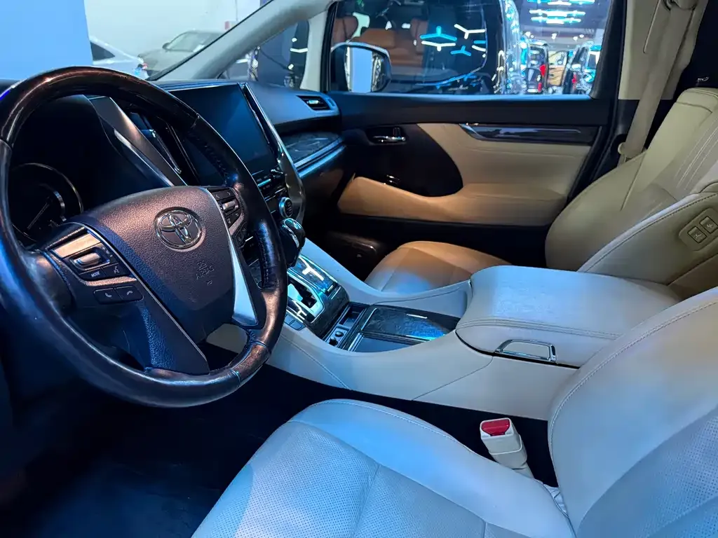 Toyota Vellfire 2021 из CN, фото 4