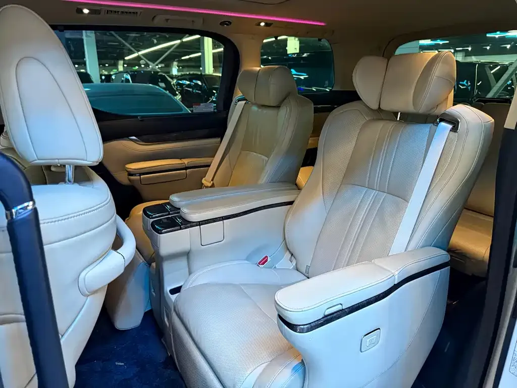 Toyota Vellfire 2021 из CN, фото 5