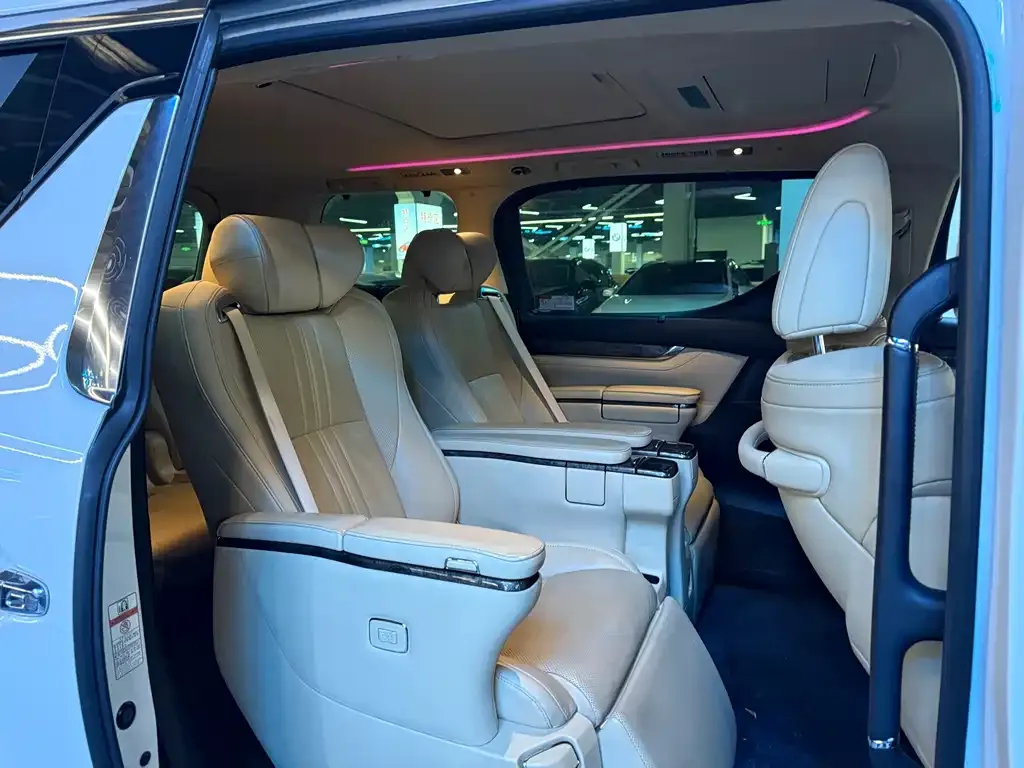 Toyota Vellfire 2021 из CN, фото 9