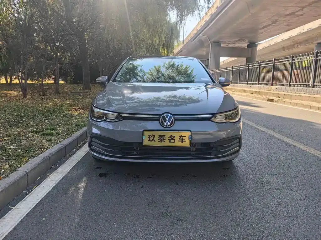 Volkswagen Golf 2023 из CN, фото 1
