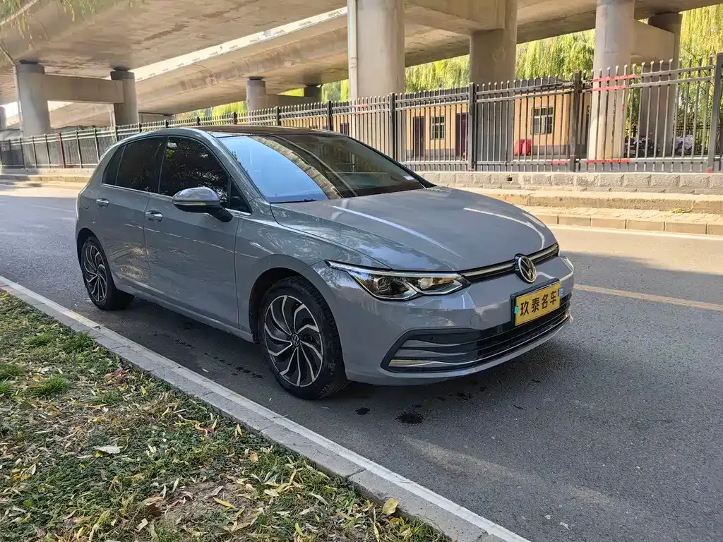 Volkswagen Golf 2023 из CN, фото 2
