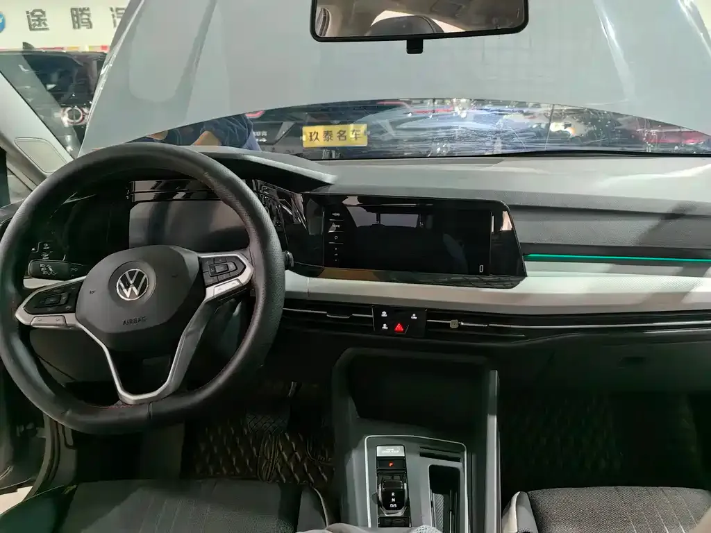 Volkswagen Golf 2023 из CN, фото 4