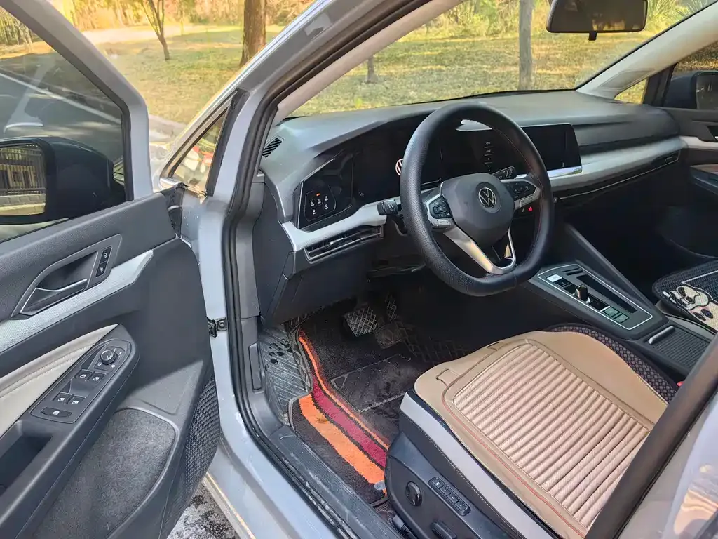 Volkswagen Golf 2023 из CN, фото 5