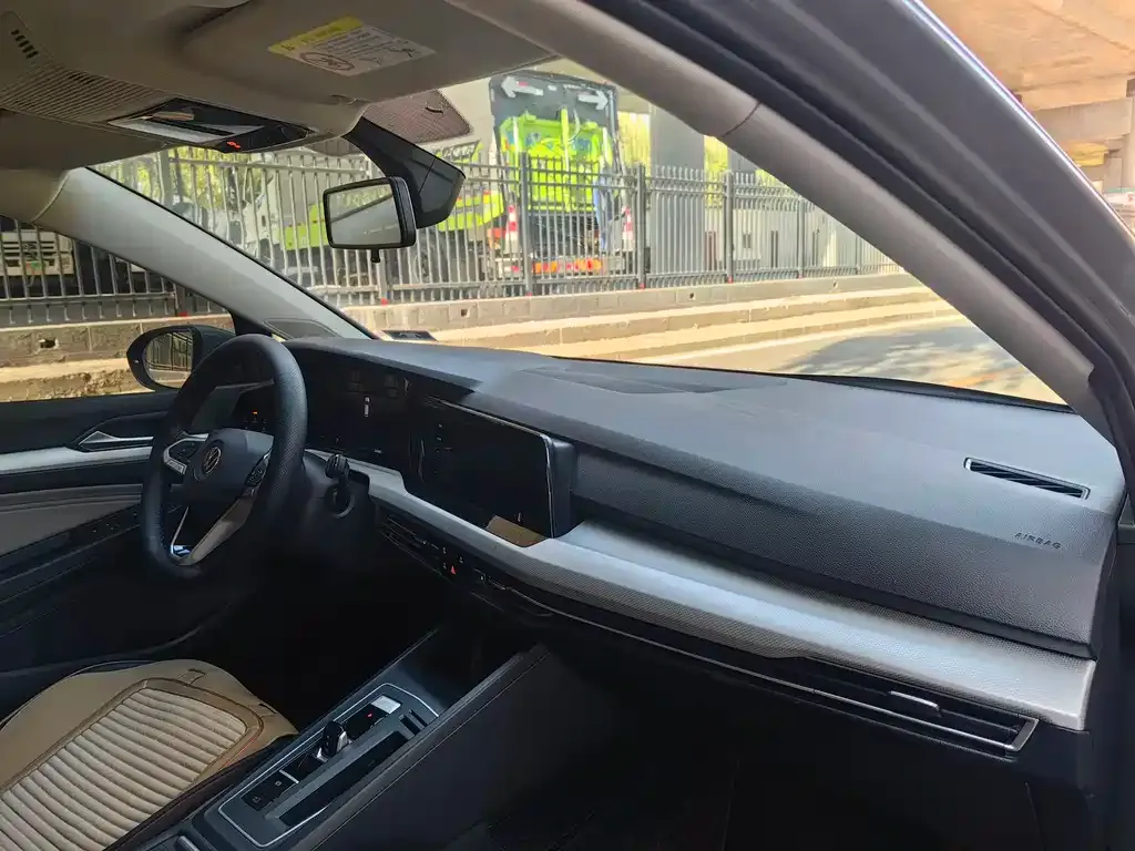 Volkswagen Golf 2023 из CN, фото 6