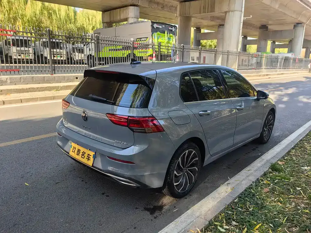 Volkswagen Golf 2023 из CN, фото 7