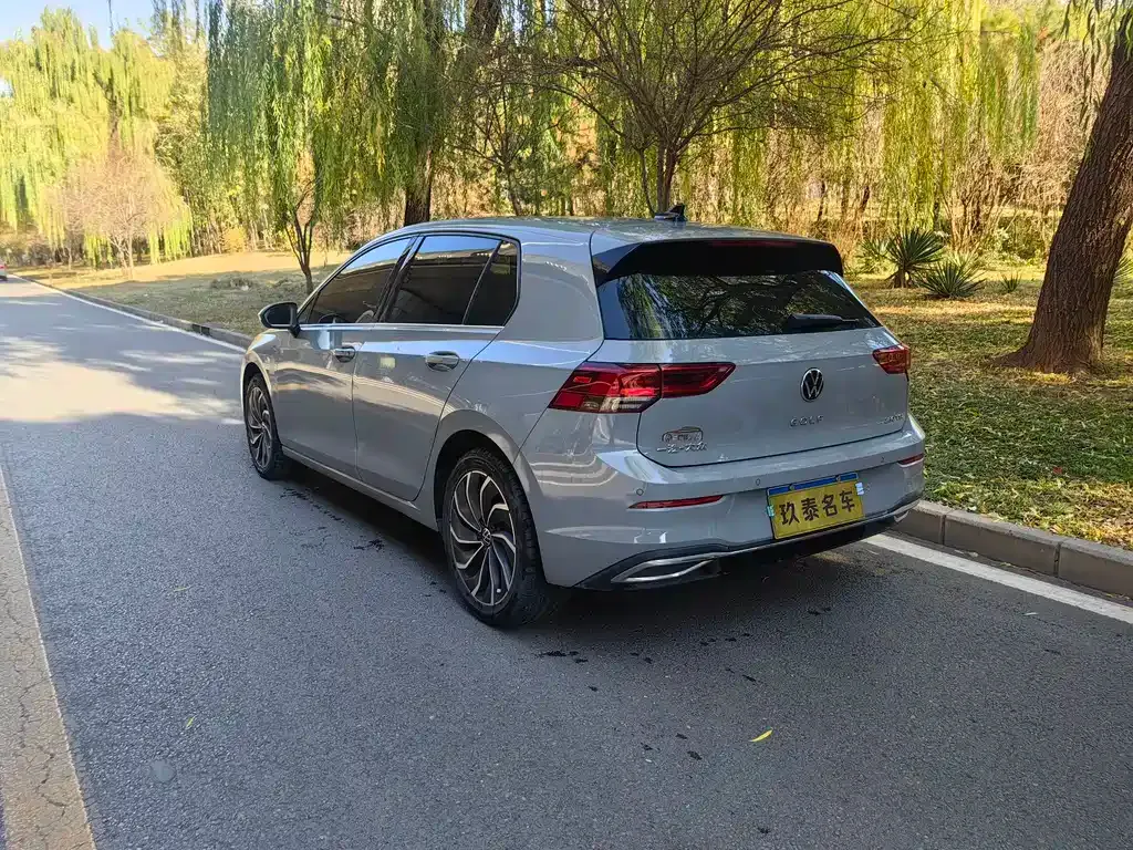 Volkswagen Golf 2023 из CN, фото 8