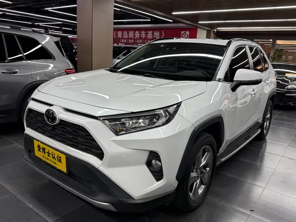 Toyota RAV4 2022 из CN, фото 1