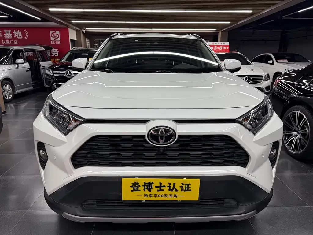 Toyota RAV4 2022 из CN, фото 2