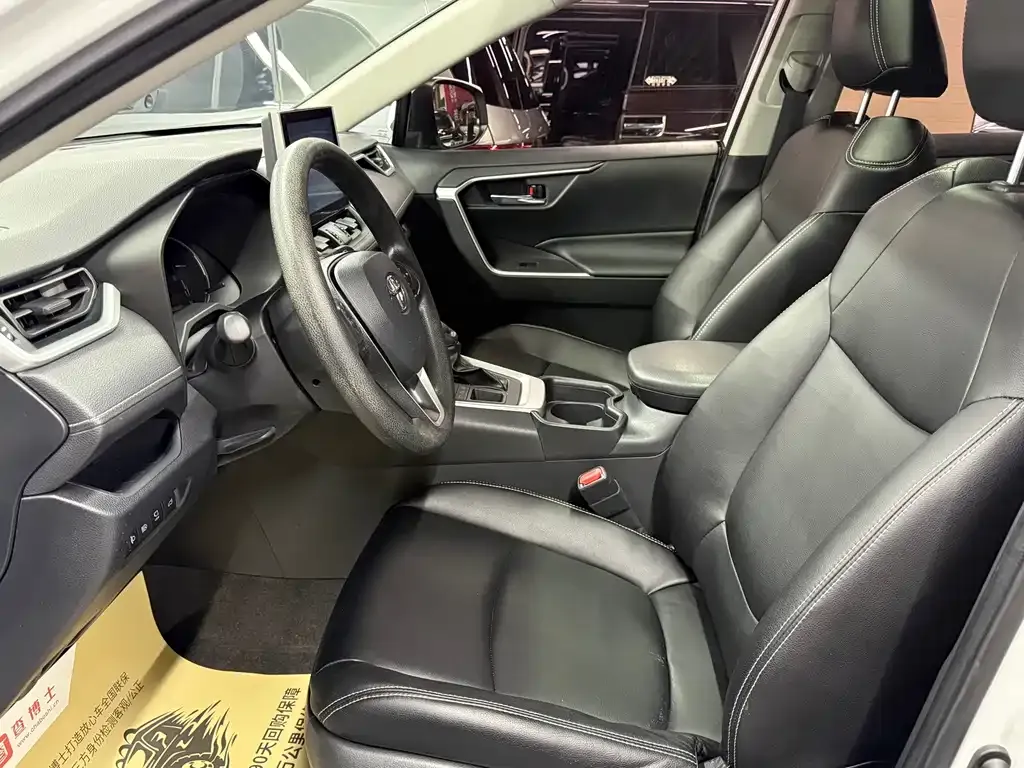 Toyota RAV4 2022 из CN, фото 4