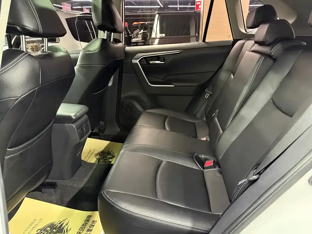 Toyota RAV4 2022 из CN, фото 5