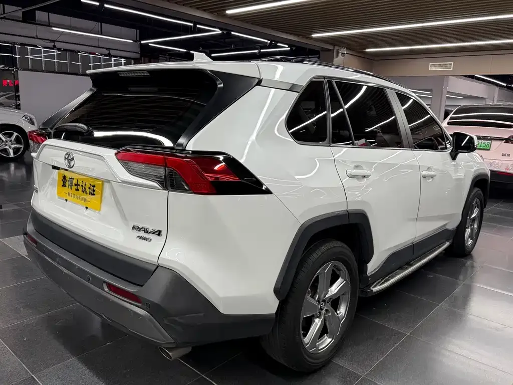 Toyota RAV4 2022 из CN, фото 7