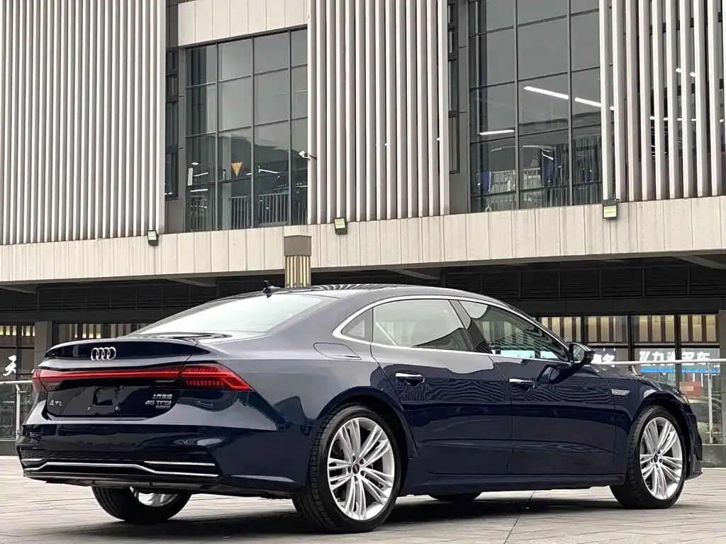 Audi A7L 2024 из CN, фото 7