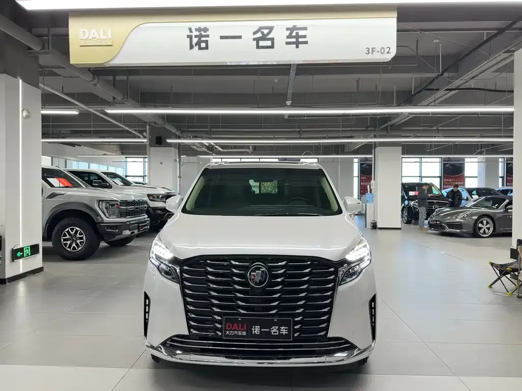 Buick GL8 2023 из CN, фото 2