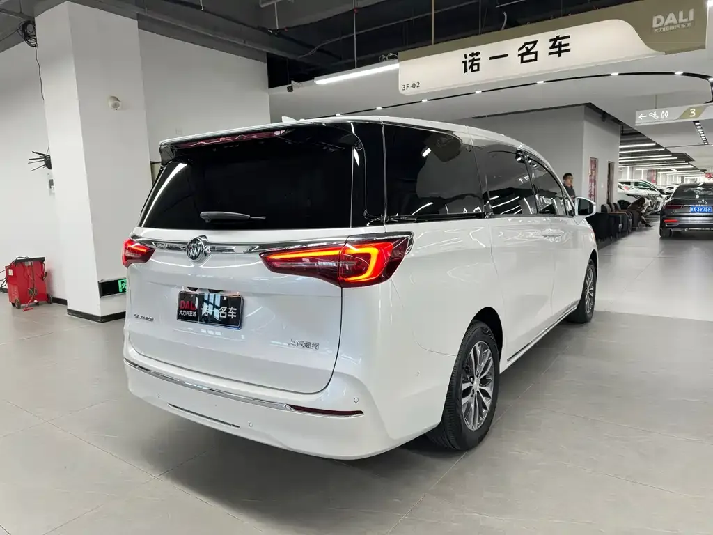 Buick GL8 2023 из CN, фото 4
