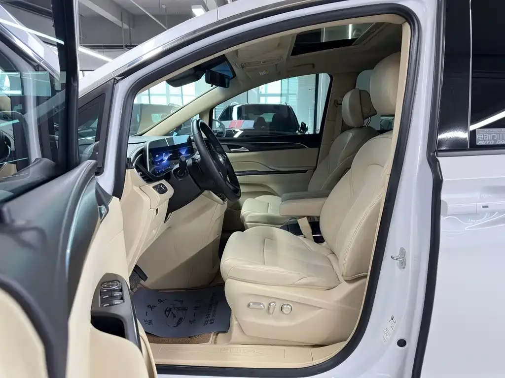 Buick GL8 2023 из CN, фото 9