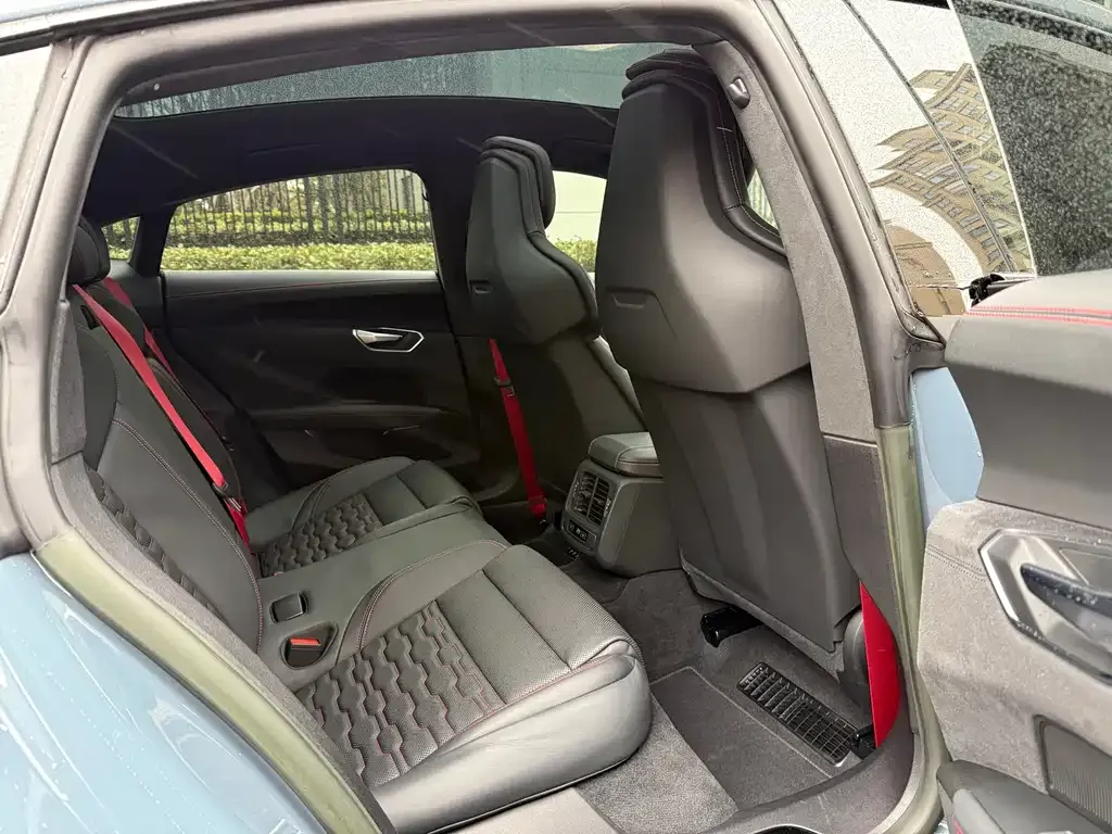 Audi RS e-tron GT 2024 из CN, фото 10