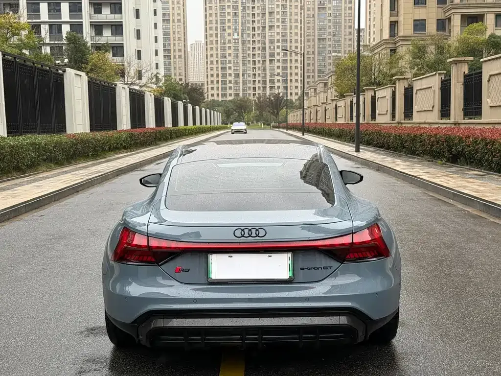 Audi RS e-tron GT 2024 из CN, фото 5