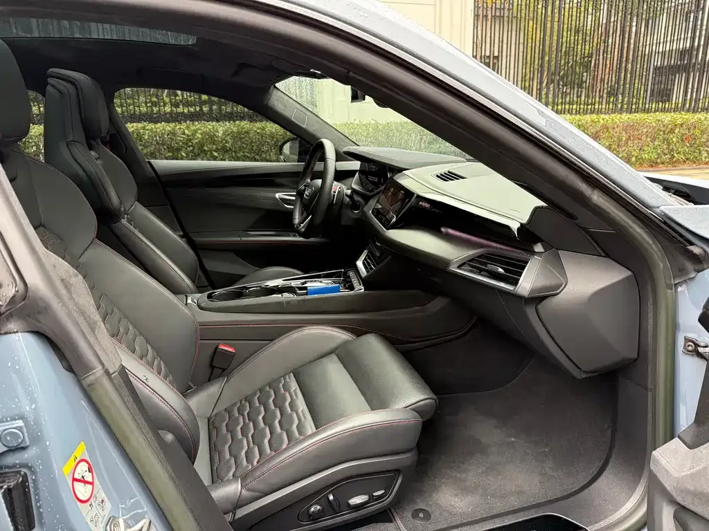 Audi RS e-tron GT 2024 из CN, фото 9