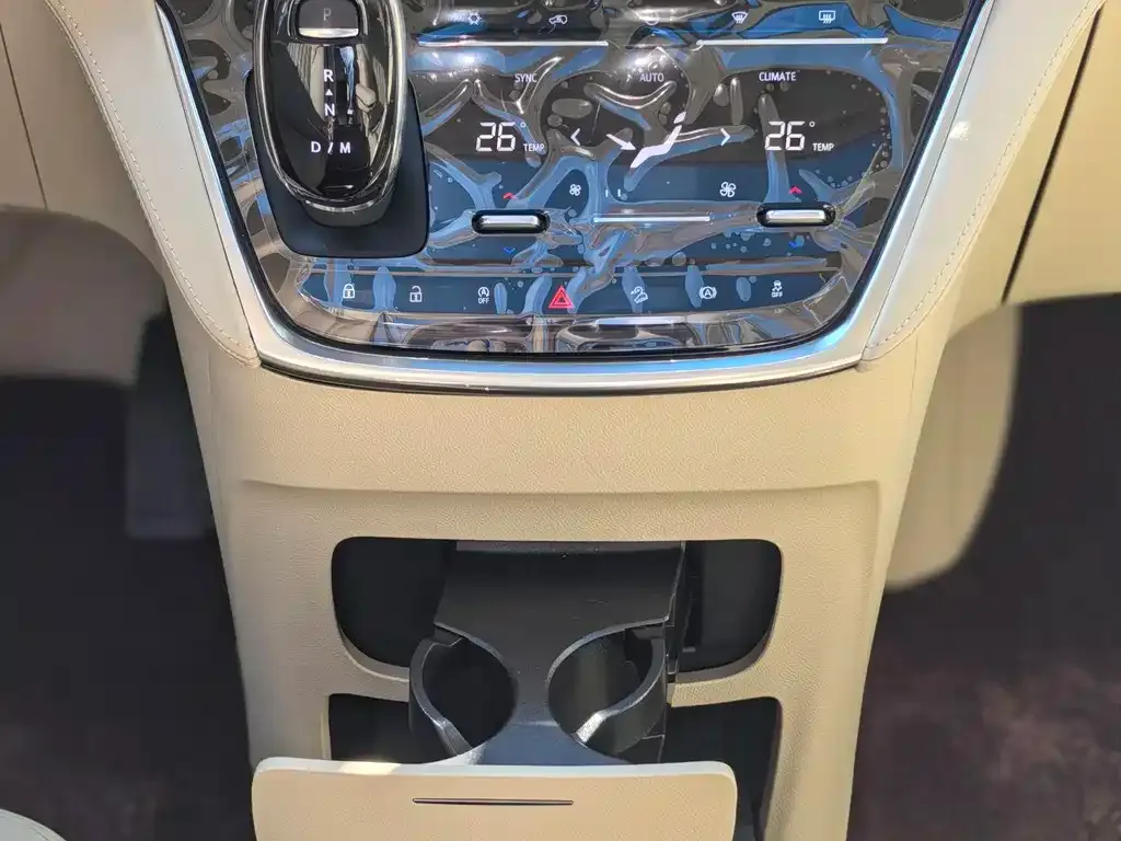 Buick GL8 2024 из CN, фото 10