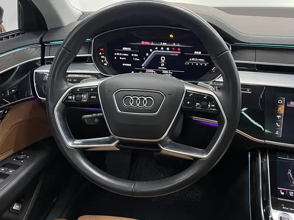 Audi A8 2022 из CN, фото 4