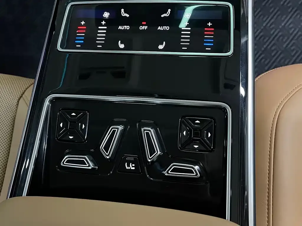 Audi A8 2022 из CN, фото 7