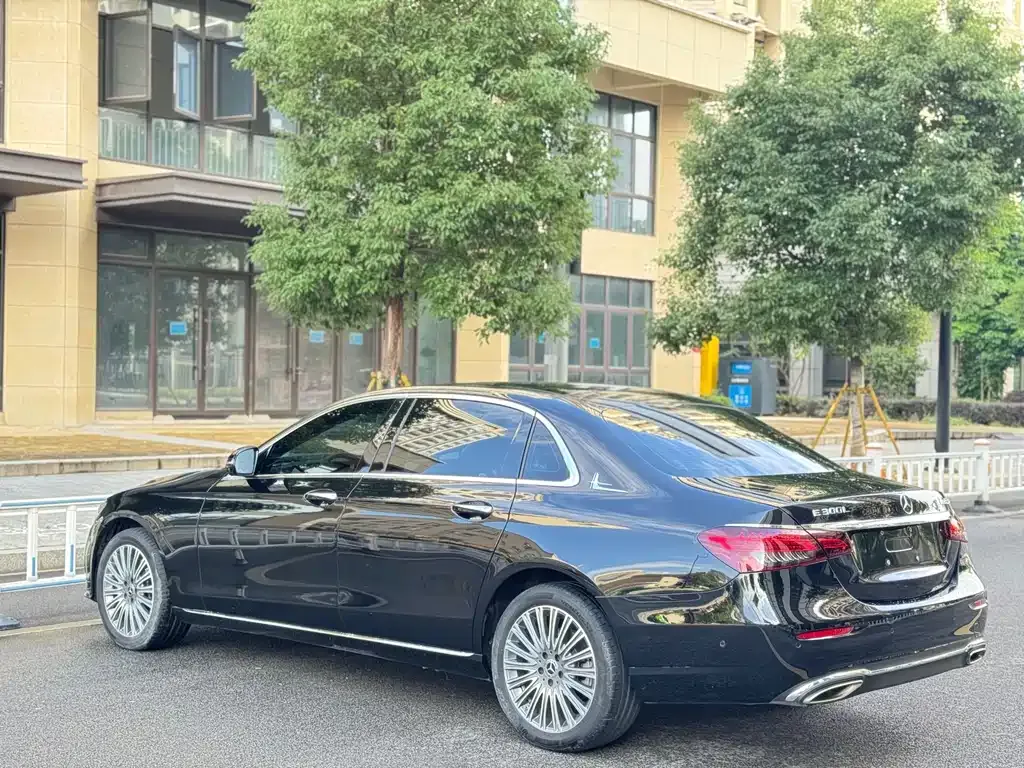 Mercedes-Benz E-Class 2023 из CN, фото 4