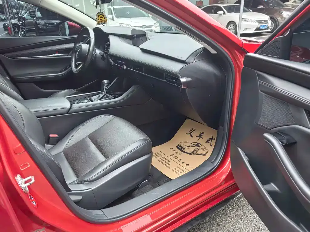 Mazda 3 Axela 2022 из CN, фото 5