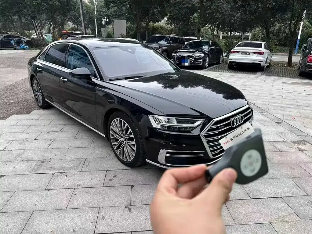 Audi A8 2021 из CN, фото 2