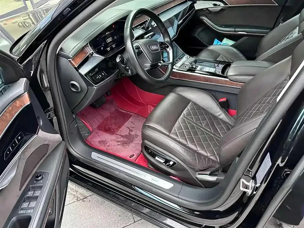 Audi A8 2021 из CN, фото 4