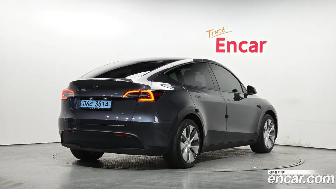 Tesla Model Y 2021 из KR, фото 2