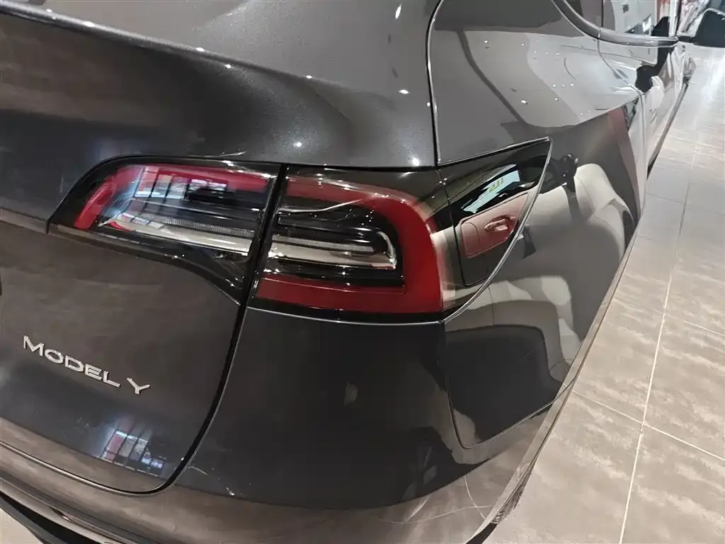 Tesla Model Y 2023 из CN, фото 8