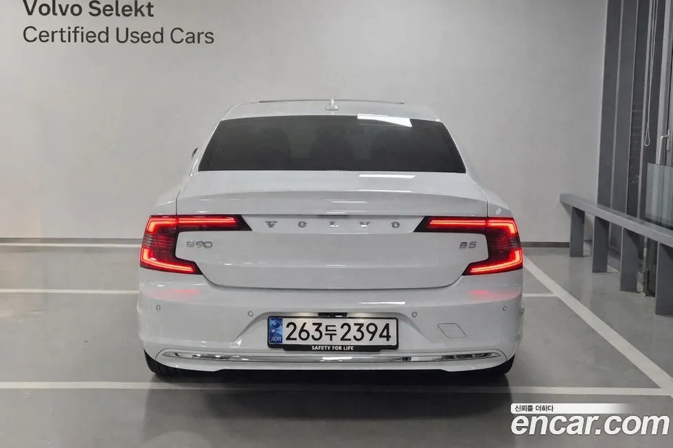 Volvo S90 2024 из KR, фото 3