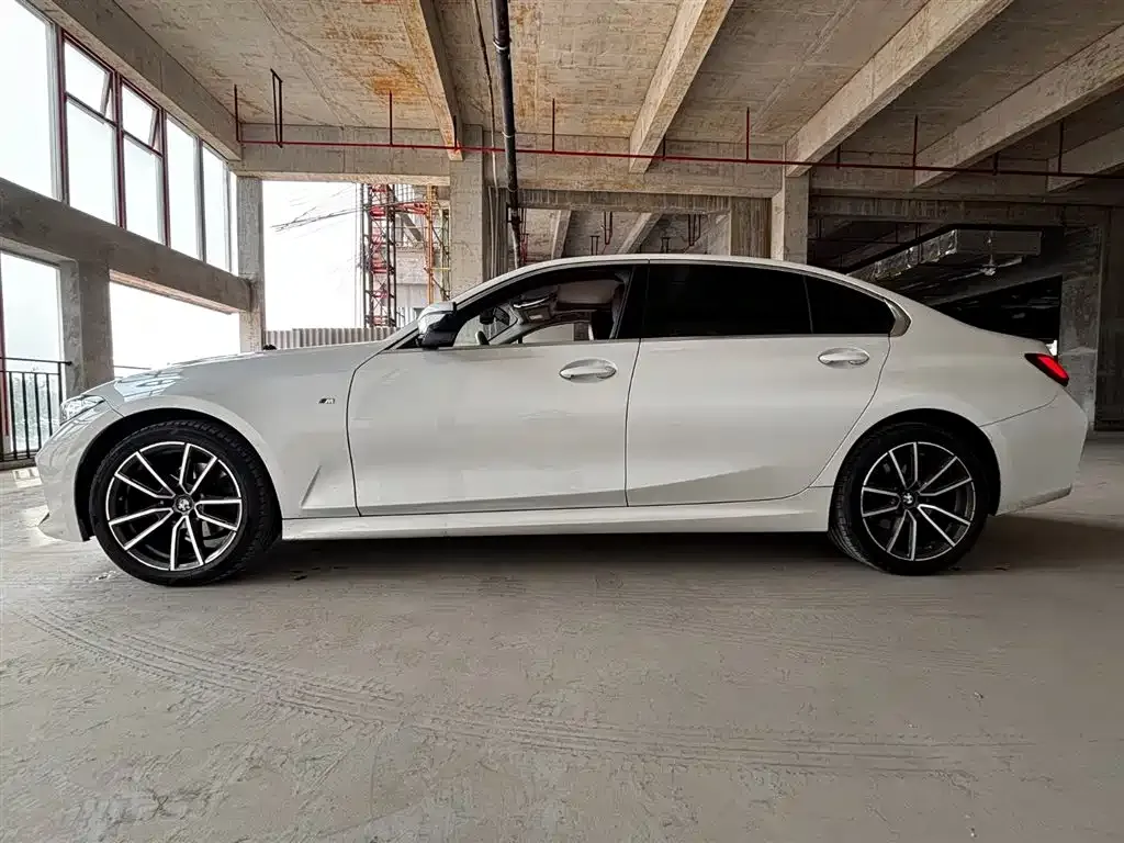 BMW 3 Series 2023 из CN, фото 5