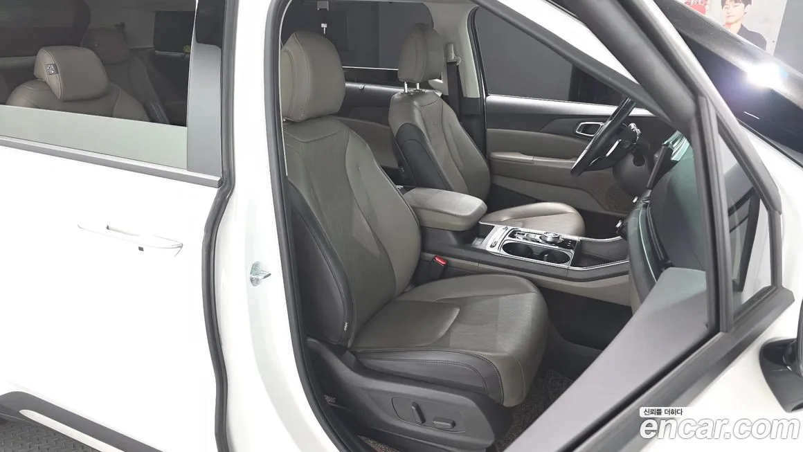 Kia Carnival — фото 10