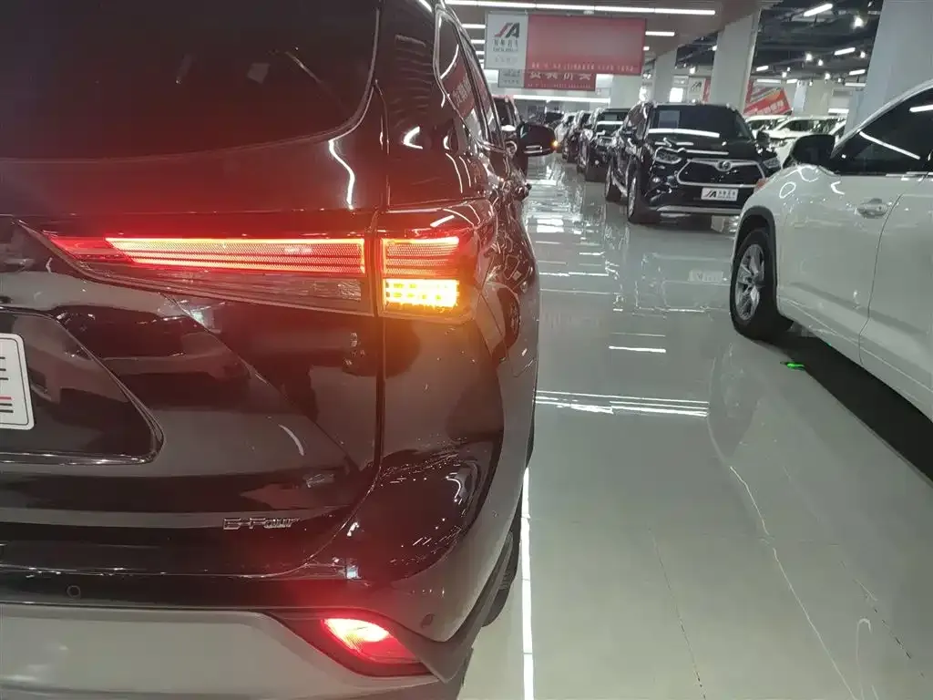 Toyota Highlander 2023 из CN, фото 8