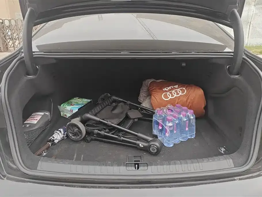 Audi A6L 2024 из CN, фото 4