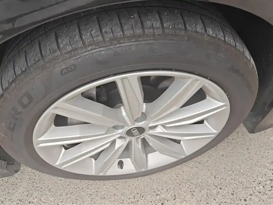Audi A6L 2024 из CN, фото 6