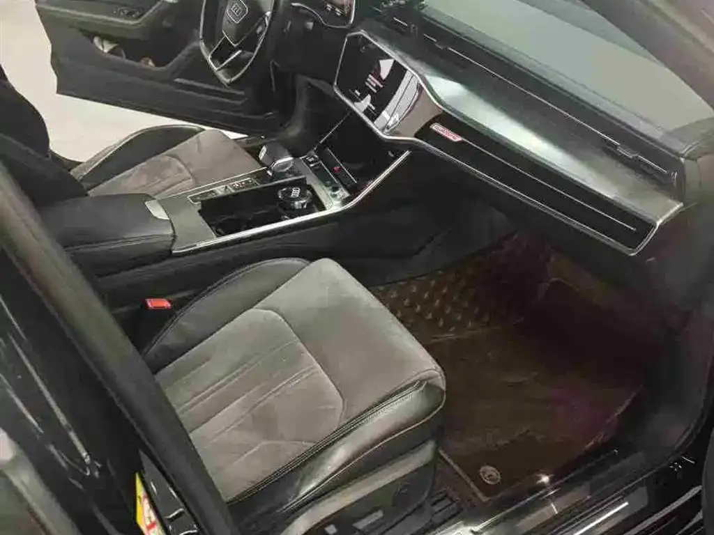 Audi A6L 2022 из CN, фото 4