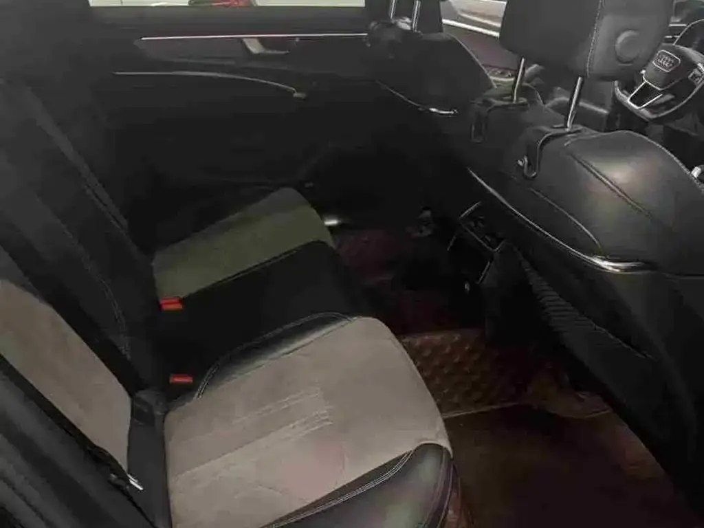 Audi A6L 2022 из CN, фото 6