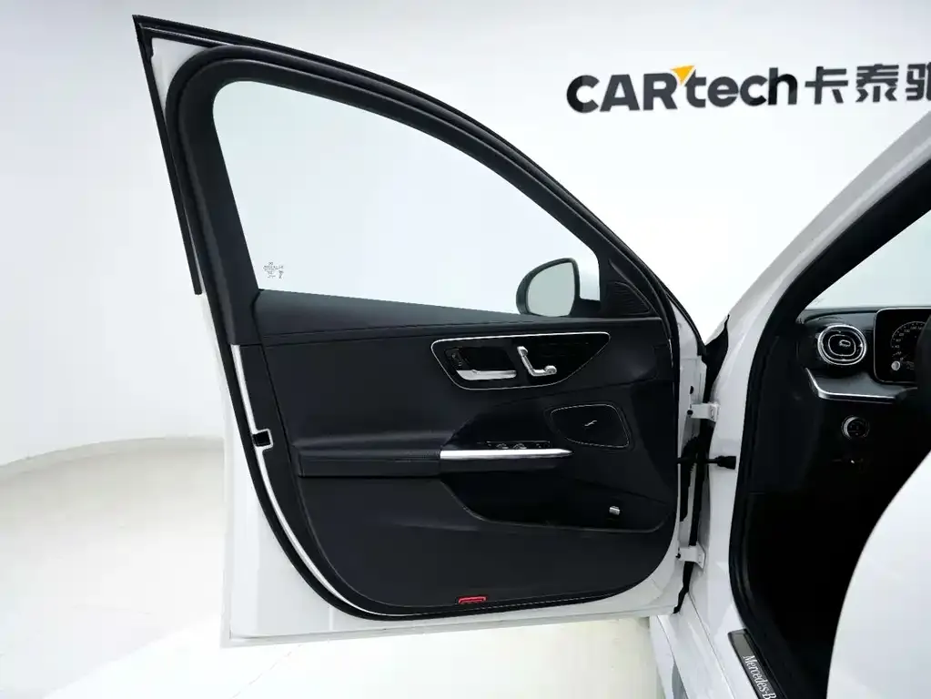 Mercedes-Benz C-Class 2023 из CN, фото 3