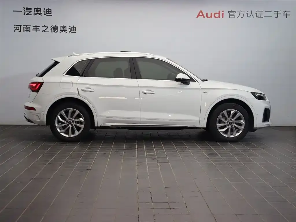 Audi Q5L 2022 из CN, фото 2