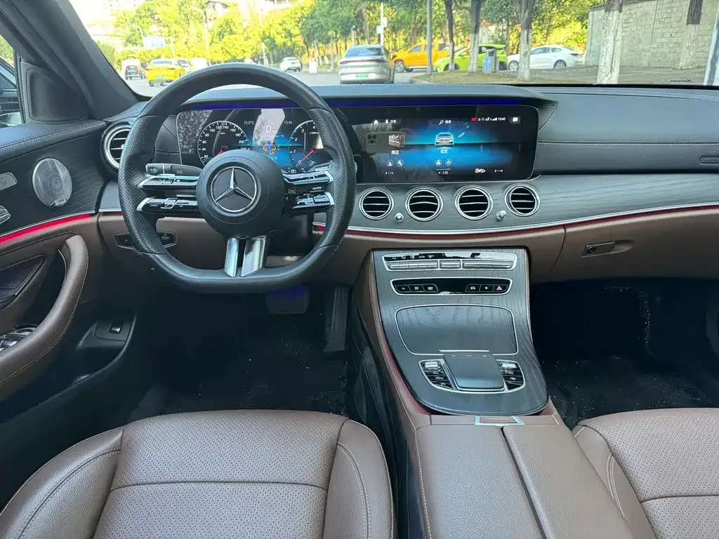 Mercedes-Benz E-Class — фото 10