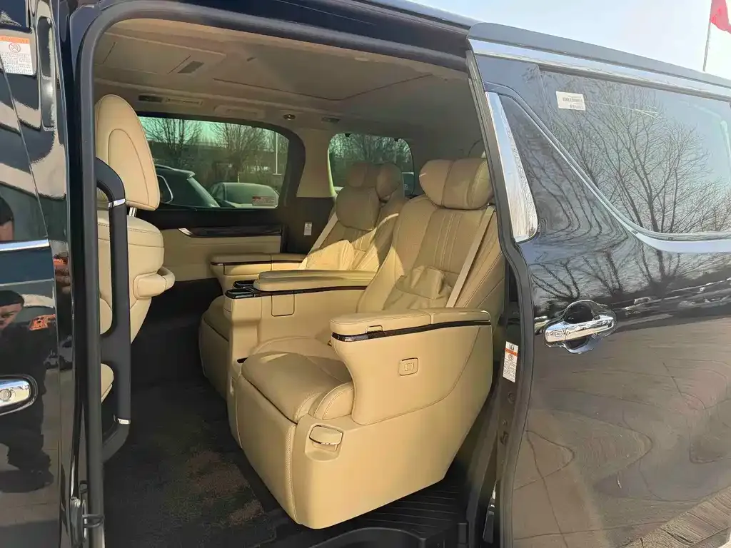 Toyota Alphard 2022 из CN, фото 4