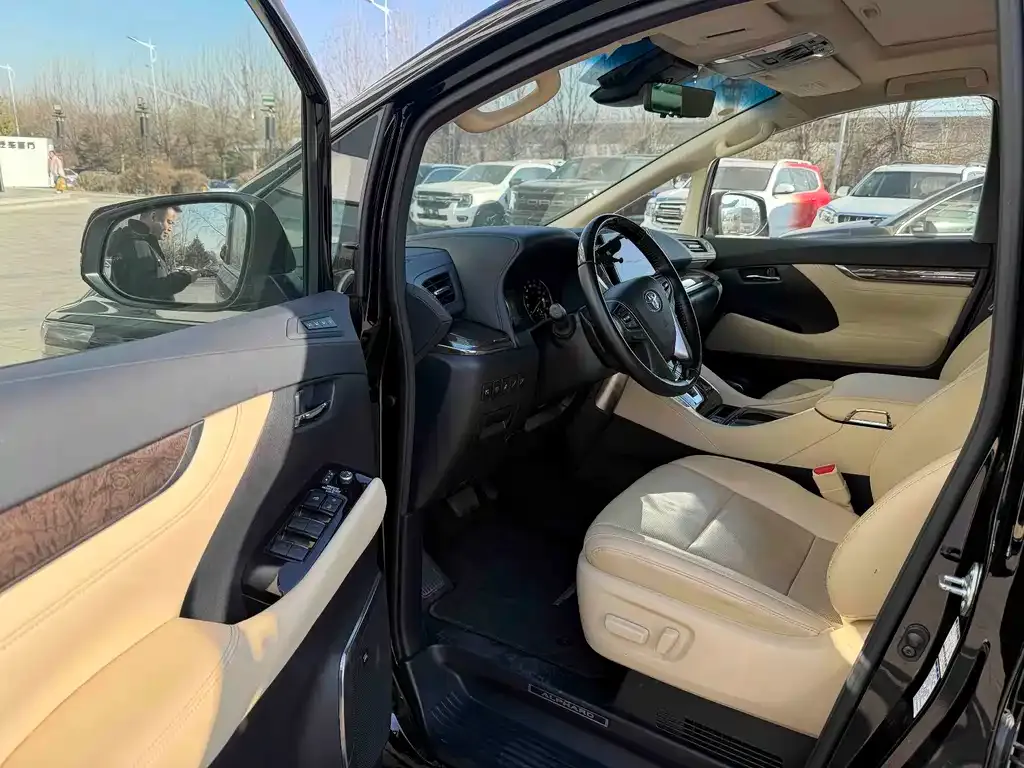 Toyota Alphard 2022 из CN, фото 5