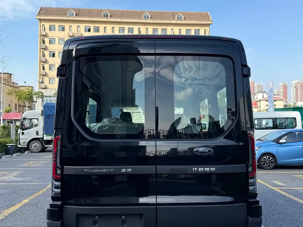 Ford Transit T8 2025 из CN, фото 10