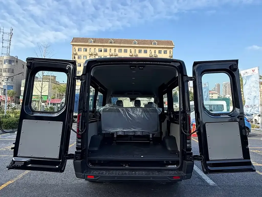 Ford Transit T8 2025 из CN, фото 7