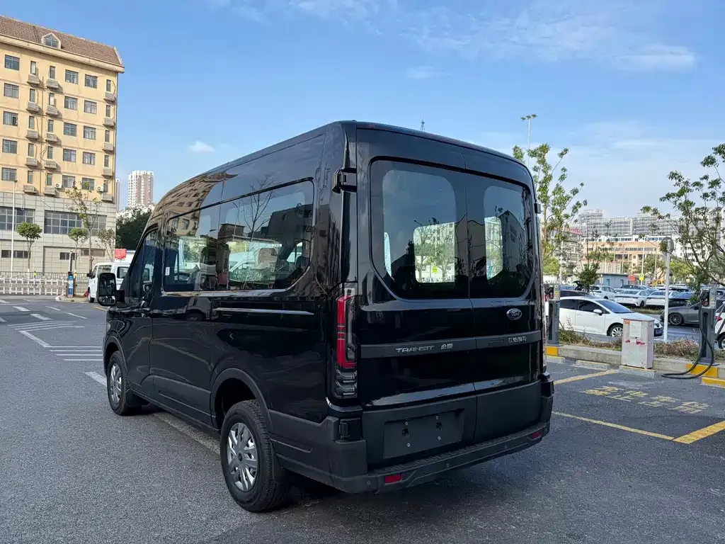 Ford Transit T8 2025 из CN, фото 9