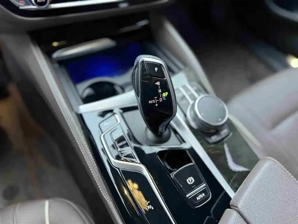 BMW 5 Series 2021 из CN, фото 6