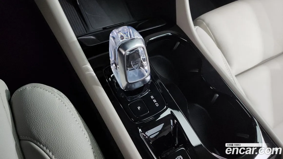 Volvo XC40 2025 из KR, фото 9